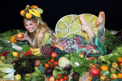 frchtchen, fruechtchen Bodypainting, Bodypaint, Bodypaintings, Bodypaints, Bodyart, Krpermalerei, Bodyarts, Krperkunst, bodypainter, bodypainterin, Livemalerei, Kunst, Airbrush, airbrusher, airbrusherin, brusher, brusherin, liveknstler, livekuentstler, livemaler, livemalerin, performanceknstler, performance knstler, performancekuenstler, performance kuenstler, performanceknstlerin, performance artist, Live Kunst, Gesprchsffner, Gespraechsffner, nachhaltige Werbung durch social media und guerillamarketing, der Zuschauer wird instrumentalisiert zum Werbetrger und Vervielfltiger, malerin, Messeknstler, Messeknstlerin, Eventgestaltung, Messen, Messe, Event, Events, Veranstaltungen, Veranstaltung, Firmenveranstaltungen, Feste, Feiern, presse, pressekonferenz, presseartikel, promotion, promotionveranstaltung, presseaktionen, presseaktion, werbeaktion, werbeaktionen, Firmenfeiern, Jubilen, Jubilum, Werbemassnahmen, Werbefotos, Werbung, Werbefoto, Christine Dumbsky, webparadise 